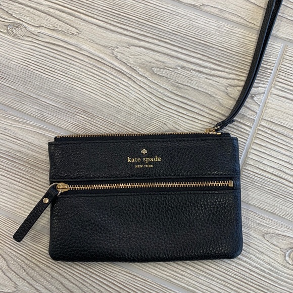 kate spade Accessories - Kate Spade wristlet